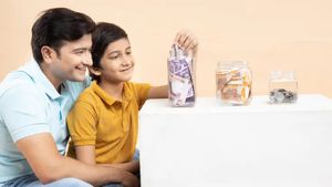  உங்கள் ஆண் குழந்தையின் எதிர்காலத்தை பாதுகாக்க டாப் 5 திட்டங்கள்.. பெற்றோர்களே இதை நோட் பண்ணுங்க!