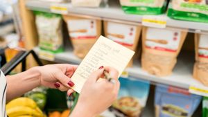  ஒரு மாதத்தில் மளிகை சாமான்களுக்கே அதிக செலவாகிறதா? பில்லில் 25% சேமிக்க இந்த 6 டிப்ஸ் போதும்!