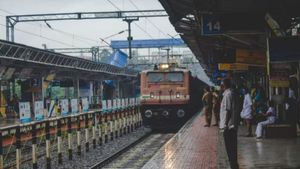 30 லட்சம் சம்பளம் வாங்கினாலும் ரயிலில் மட்டுமே பயணிக்கும் நபர்.. காரணம் என்ன தெரியுமா? 