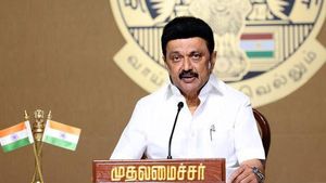 முதல்வர் ஸ்டாலின் போட்ட ஒரே கையெழுத்து.. 4 மாவட்டத்தில் ரூ.44,125 கோடி முதலீடு.. அடிசக்க..! 