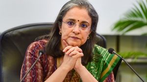  வாரக்கணக்கில் மௌனம் காக்கும் செபி தலைவர் மதாபி.. ஹிண்டன்பர்க் குற்றச்சாட்டு.! 