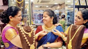 தங்க நகை வியாபாரிகளுக்கு கொண்டாட்டம்.. சுங்கவரி குறைந்ததால் 25% வரை வருமானம் அதிகரிப்பு!