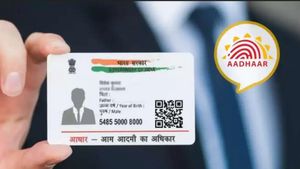  இன்னும் 12 நாள் தான் இருக்கு.. அதுக்குள்ள ஆதார் கார்டில் இதை செஞ்சிடுங்க.. இல்லன்னா கட்டணம் உறுதி!