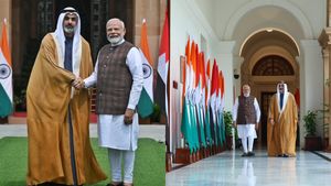 மோடி - அபுதாபி பட்டத்து இளவரசர் சந்திப்பு.. இரு நாடுகள் மத்தியில் புதிய அத்தியாயம் துவங்குகிறது..!! 