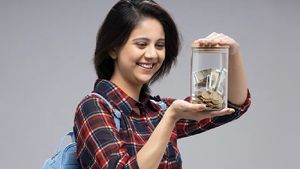  உங்கள் பேங்க் பேலன்ஸை அதிகரிக்க 5 டிப்ஸ்.. மாத சம்பளக்காரர்களே இதை கண்டிப்பா செய்யுங்க!