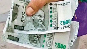  ATM-இல் கிழிந்த ரூபாய் நோட்டுகள் வந்துவிட்டதா? கவலை வேண்டாம்! இதை மட்டும் செய்யுங்க!