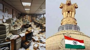 குப்பையில் இருந்து 2300 கோடி சம்பாதித்த மத்திய அரசு.. ஆனா எப்படி..? 