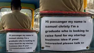 ஸ்டார்ட்அப் கனவுடன் ஆட்டோ ஓட்டும் இளைஞர்.. ஆமா இந்த போஸ்டர்-ல என்ன இருக்கு..?! 