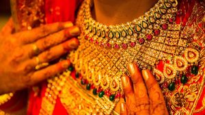 தங்கம் விலை ஒரே நாளில் 600 ரூபாய் உயர்வு.. இதுக்கு மேல காத்திருந்தா ரிஸ்க்..!! 