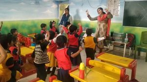  1-ஆம் வகுப்புக்கே ரூ.4 லட்சம் பள்ளி கட்டணமா? X தளத்தில் சூடு பிடிக்கும் விவாதம்!