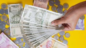  குறைந்த வட்டியில் கடன் வேண்டுமா? எஸ்பிஐ முதல் பெடரல் வங்கி வரை.. எவ்வளவு வட்டியில் கடன் கிடைக்கும்?