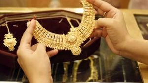  தங்கம் விலை குறைஞ்சிடுச்சு.. நகை பிரியர்களுக்கு குட் நியூஸ்! இன்றைய ரேட் என்ன தெரியுமா?