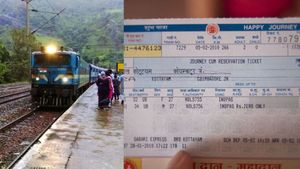  உங்கள் டிக்கெட்டை வேறு ஒருவருக்கு மாற்ற முடியுமா? ரயில்வே விதிகள் என்ன?