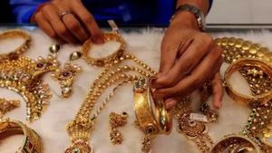  தங்கம் விலை: தீபாவளிக்கு பின்பு குட்நியூஸ்.. சென்னை, மதுரை, கோவையில் 1 சவரன் 58,960-க்கு விற்பனை!