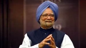 மன்மோகன் சிங்கின் ஆச்சரியம் அளிக்கும் கல்வி தகுதி.. மானிய விலையில் உணவுப்பொருட்களை வழங்கிய மாமேதை!