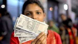 கிராமங்களில் வசிக்கும் பெண்களே.. உங்களுக்கு தான் இந்த திட்டம்..! ஈஸியா மாசம் ரூ.7,000 சம்பாதிக்கலாம் 