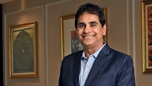 Vijay Kedia கிண்டல்: 90 மணி நேரம் வேலை செய்தால், உங்க முதலாளி 2வது Lamborghini கார் வாங்குவார்!