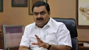  உலகின் 19-வது பணக்காரரான கவுதம் அதானிக்கு முதன்முதலில் கிடைத்த வருமானம் எவ்வளவு தெரியுமா?