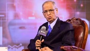 வழிக்கு வந்த இன்ஃபோசிஸ் நாராயண மூர்த்தி.. 70 மணிநேரம் வேலை எல்லாம் தவறுதான்..!! 