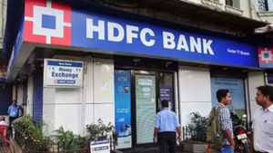  HDFC பேங்க் வாடிக்கையாளர்களே.. இந்த 2 தேதிகளில் வங்கி சேவைகள் கிடைக்காது! எப்போது தெரியுமா? 
