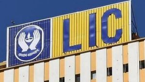 ரயில்வே நிறுவன பங்கில் பணத்தை கொட்டிய LIC.. இதை கவனிங்க..!! 