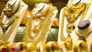 தங்க நகை பிரியர்கள் சோகம்.. இனி தங்கம் வாங்குற ஆசைய மறந்துடுங்க.! ஷாக் மேல ஷாக்.!!