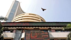 மத்திய பட்ஜெட் எகிரும் எதிர்பார்ப்பு: ஏற்றத்தில் தொடங்கிய இந்திய பங்குச்சந்தைகள்…