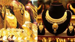 விண்ணை முட்டும் தங்கம் விலை! இன்று கிராமுக்கு ரூ.40 அதிகரித்து ரூ. 7,980-க்கு விற்பனை!