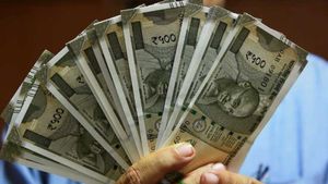 ரூ.2,000 உதவித்தொகை.. யாருக்கெல்லாம் கிடைக்கும் தெரியுமா..?!