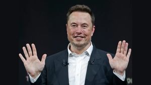 எனக்கு தெரிந்து இந்த 3 பேர் தான் புத்திசாலி – எலான் மஸ்க் யாரை சொல்கிறார் தெரியுமா?