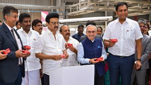 பெண்கள், மாற்றுத்திறனாளிகளுக்கு வேலைவாய்ப்பில் முன்னுரிமை.. கோத்ரேஜ் ஆலை திறப்பு..
