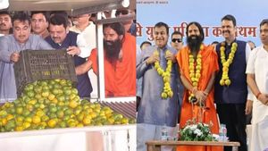 ஆசியாவின் மிகப்பெரிய ஆரஞ்சு ஜூஸ் ஆலை!! இவருக்கு சொந்தமானதா?