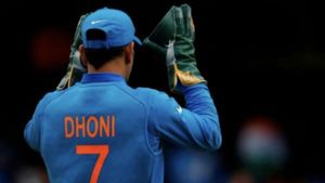 தோனியின் நம்பர் 7 ஜெர்சி! IPL வீரர்களை பார்க்கும் வாய்ப்பு! ஒரு கிரெடிட் கார்டுக்கு இத்தனை கிஃப்டா?