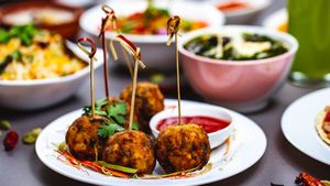 ஹோட்டலில் சாப்பிடுவோருக்கு ஷாக்.. புதுசா ஜிஎஸ்டி வரி வந்திருக்கு தெரியுமா..?