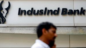 சிக்கலில் இண்டஸ்இண்ட் வங்கி.. பங்குகள் மீண்டும் சரிவு..!!