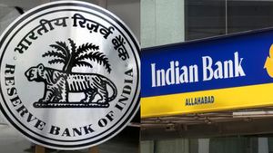 இந்தியன் வங்கிக்கு ரூ.1.61 கோடி IOB-க்கு ரூ.63.60 லட்சம்.. அபராதத்தை போட்டுத் தள்ளிய RBI.!!