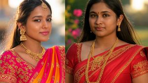 தங்கம் விலை திடீரென சரிய என்ன காரணம்..? இப்போது வாங்கலாமா..? எக்ஸ்பர்ட் சொல்வது என்ன..?