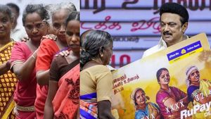 மகளிர் உரிமைத் தொகை ரூ.1000.. உங்களுக்கு கிடைக்கலையா? விடுபட்ட பெண்களுக்கு ஜூன் 4-ல் வாய்ப்பு!