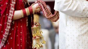 கல்யாண செலவுகளுக்கு பணம் இல்லையா? ரூ.50 லட்சம் வரை திருமணக் கடன் வழங்கும் ஐசிஐசிஐ பேங்க்!