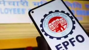 EPFO திட்டத்தில் கொட்டும் பணம்.. மாதந்தோறும் குவியும் புதிய உறுப்பினர்கள்..!!