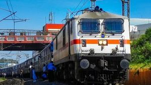 ஜூலை 1ஆம் தேதி முதல் ரெடியா இருங்க.. பான் கார்டு, ஜிஎஸ்டி, ரயில் டிக்கெட்டில் அதிரடி மாற்றம்.!!