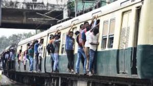 சென்னைவாசிகளே இனி புறநகர் ரயில்களில் நிம்மதியா பயணம் செய்யலாம்!! இந்த அறிவிப்ப முதல்ல படிங்க!!