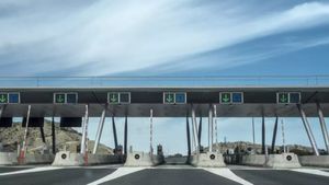 வாகன ஓட்டிகளுக்கு செம குட் நியூஸ்.. சுங்கக் கட்டணம் பாதியாக குறைகிறது.. மத்திய அரசு அதிரடி..!!