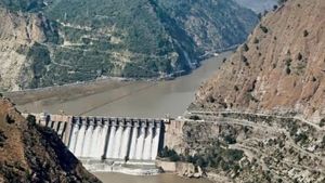 இந்தியாவின் தலையில் இடியை இறக்கிய சீனா.. ரூ.14.46 லட்சம் கோடியில் தயாராகும் பிரம்மாண்ட அணை..!!