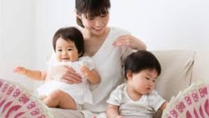 தயவுசெஞ்சு குழந்தை பெத்துக்கோங்க! ரூ.12 லட்சம் தரோம்.. பெண்களிடம் கெஞ்சும் நாடு..