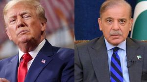 பாகிஸ்தானுடன் புதிய ஒப்பந்தம் போட்ட அமெரிக்கா.. இந்தியாவுக்கும் நன்மை.. டிரம்ப் சொன்ன சூசக பதில்..!!