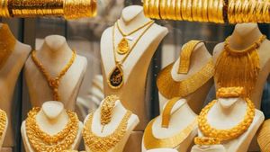 தங்கம் மீண்டும் ரூ.1 லட்சமா? வெள்ளி விலையும் ரூ.1000 உயர்வு.. நீங்கள் என்ன செய்ய வேண்டும்?