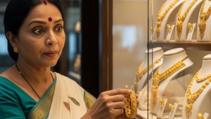 தங்கம்: உயரும் விலை, சரியும் விற்பனை.. நகை கடைகளின் புதிய ஐடியா.. மக்களே இத செக் பண்ணாம இனி நகை வாங்காதீங்க!