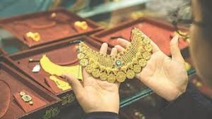 தங்கம் , வெள்ளி விலை தடாலடி உயர்வு! ஒரு சவரன் தங்கம் மீண்டும் ரூ.73,000-ஐ கடந்தது.. மக்கள் அதிர்ச்சி!!