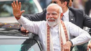 நேருவுக்கு பிறகு பிரதமர் நரேந்திர மோடி தான்!! இந்திரா காந்தியை பின்னுக்கு தள்ளி சாதனை!!